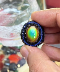 COLOR CHANGE STONE RING